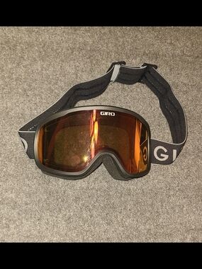 Giro Ski/Snowboard Goggles - Black Frame with Amber Mirror Lens